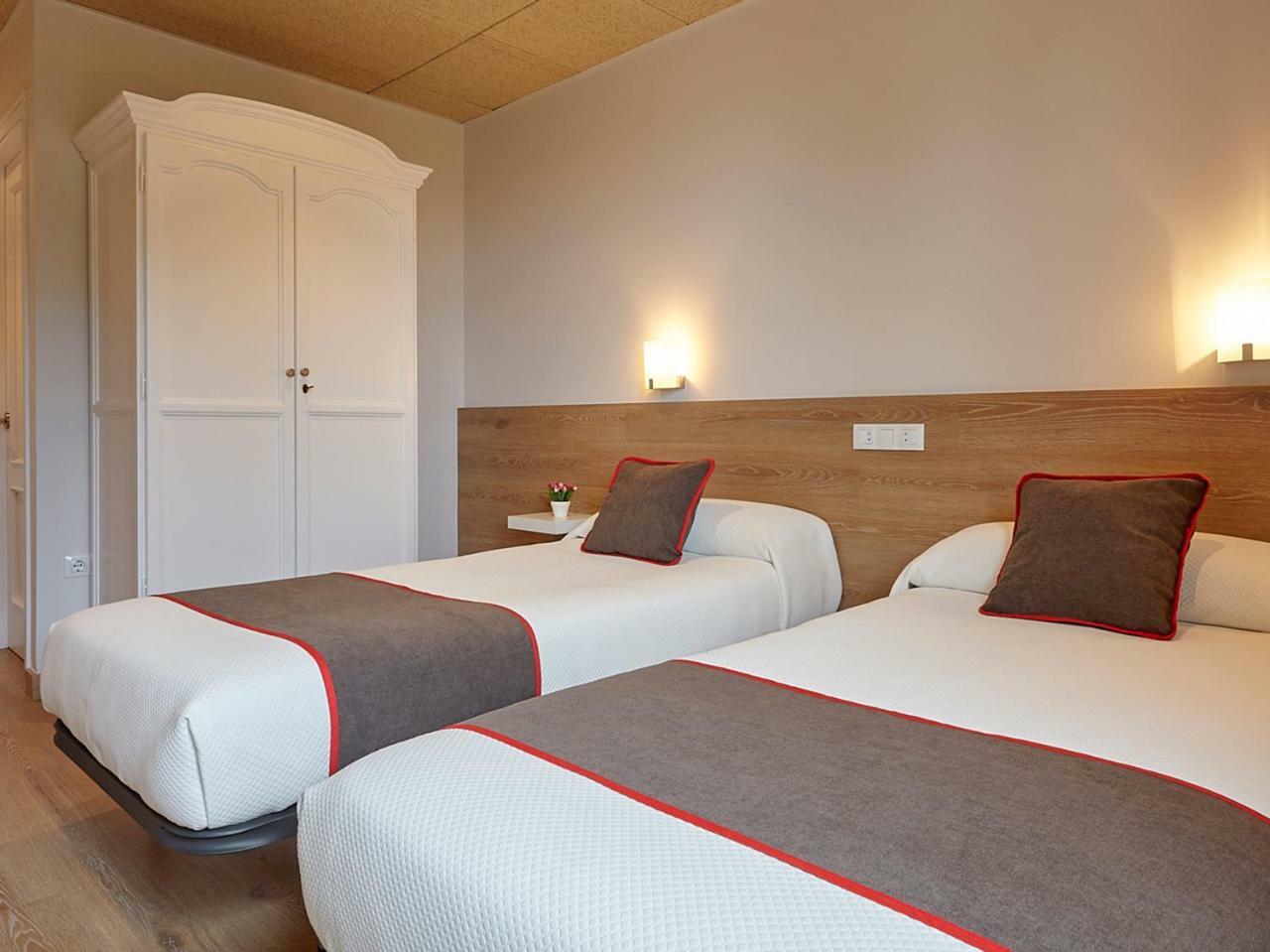 Hostal Nobadis Cervera  Dış mekan fotoğraf