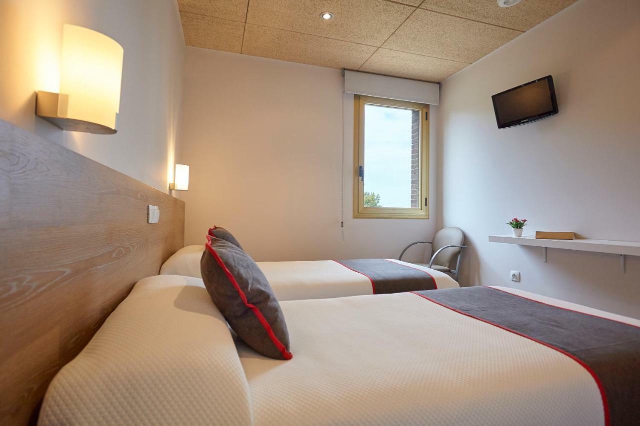 Hostal Nobadis Cervera  Dış mekan fotoğraf