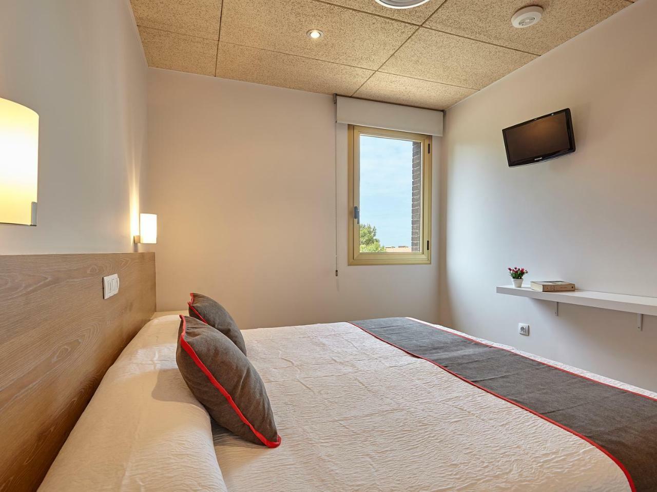 Hostal Nobadis Cervera  Dış mekan fotoğraf