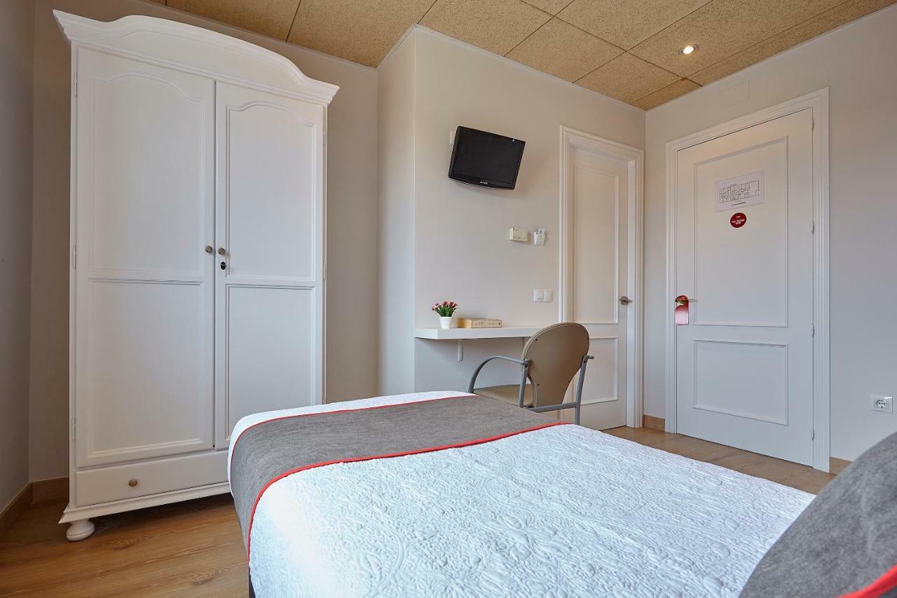 Hostal Nobadis Cervera  Dış mekan fotoğraf